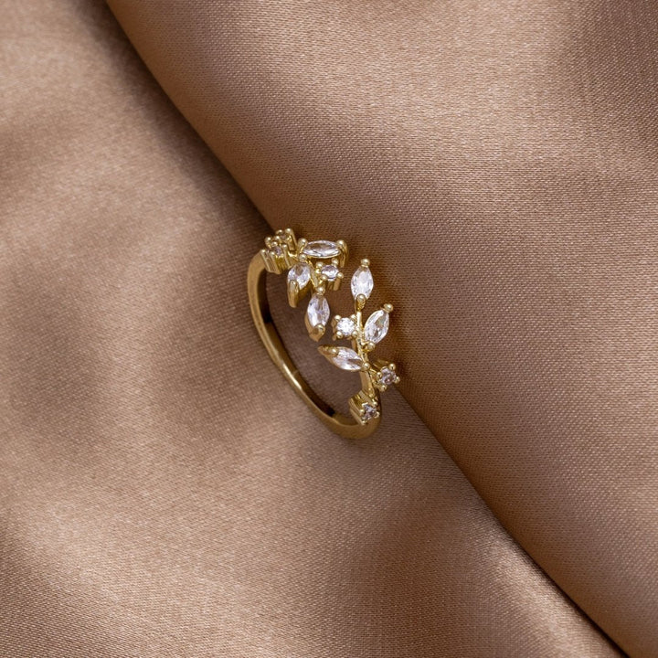 18K Gold Crystal Vine Ring - Harry & Olivia Birmingham