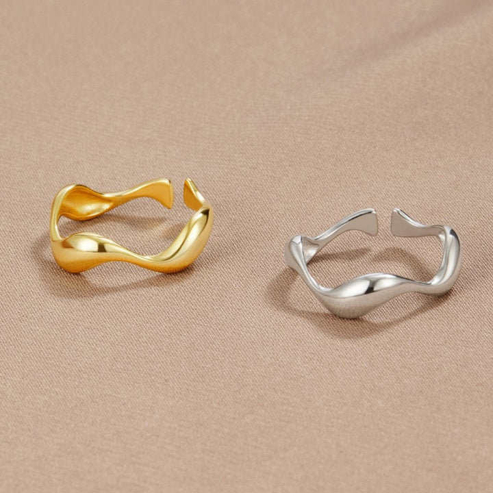 18K Gold Wave Ring - Harry & Olivia Birmingham