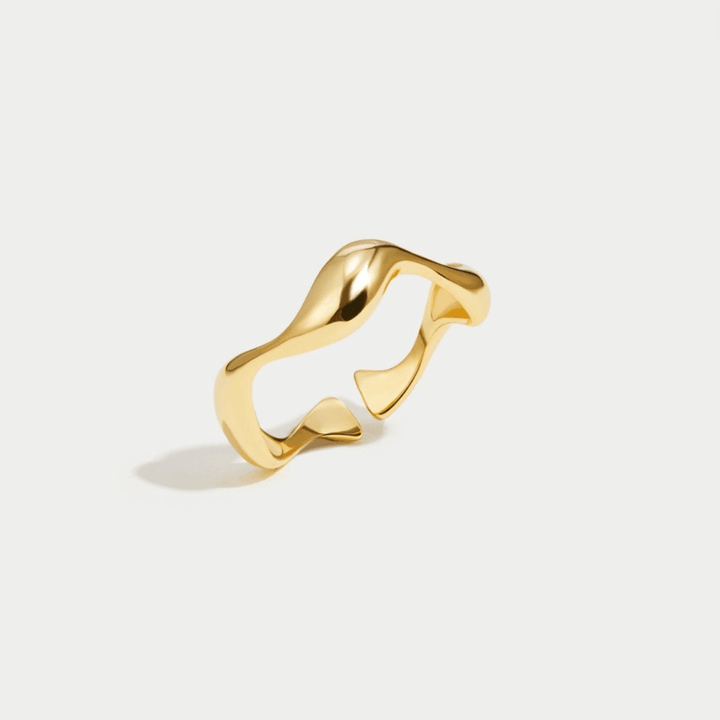 18K Gold Wave Ring - Harry & Olivia Birmingham