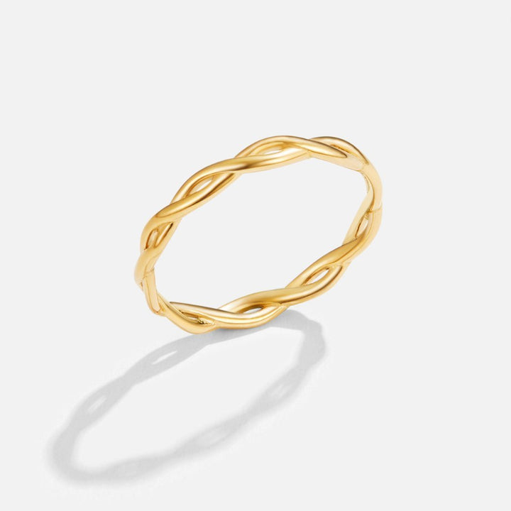 Infinity 18K Gold Twist Ring - Harry & Olivia Birmingham