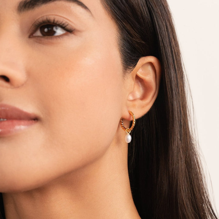 Layla Pearl Twist Earrings - Harry & Olivia Birmingham