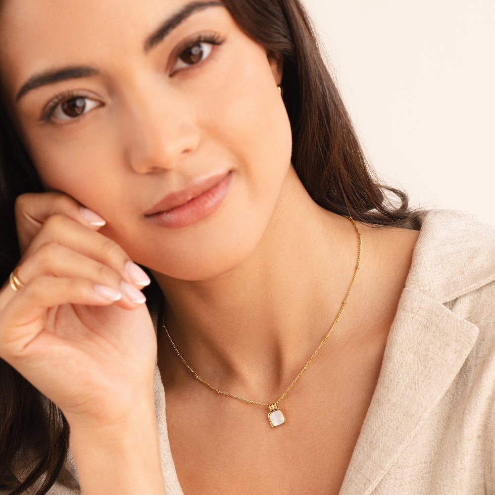 Lucia White Shell Pendant Necklace - Harry & Olivia Birmingham